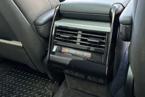 FE23TLU Land Rover Range Rover Sport 3.0 D300 Dynamic SE 5dr Thumbnail #18