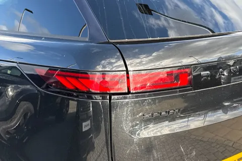 FE23TLU Land Rover Range Rover Sport 3.0 D300 Dynamic SE 5dr Thumbnail #19