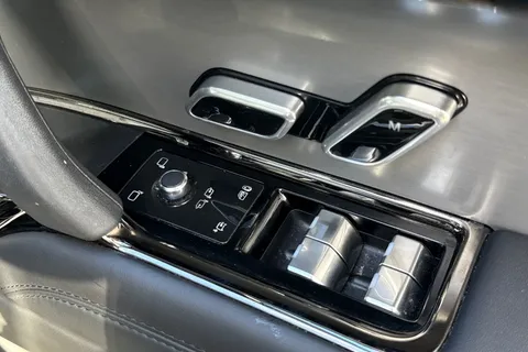 FE23TLU Land Rover Range Rover Sport 3.0 D300 Dynamic SE 5dr Thumbnail #25