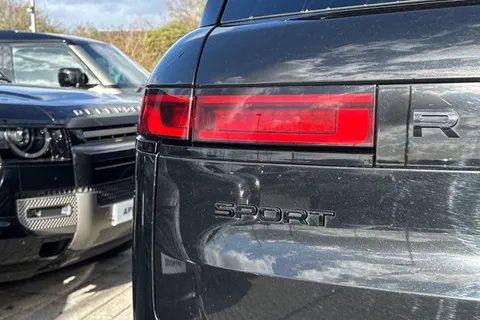 FE23TLU Land Rover Range Rover Sport 3.0 D300 Dynamic SE 5dr Thumbnail #26