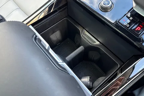 FE23TLU Land Rover Range Rover Sport 3.0 D300 Dynamic SE 5dr Thumbnail #48