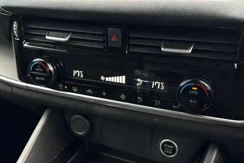 YB22KNS Nissan Qashqai 1.3 DIG-T MHEV Acenta Premium Euro 6 (s/s) 5dr Thumbnail #20