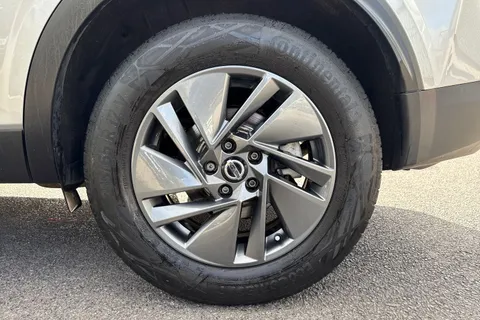 YB22KNS Nissan Qashqai 1.3 DIG-T MHEV Acenta Premium Euro 6 (s/s) 5dr Thumbnail #25