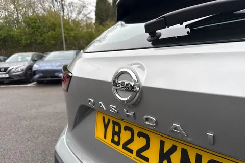 YB22KNS Nissan Qashqai 1.3 DIG-T MHEV Acenta Premium Euro 6 (s/s) 5dr Thumbnail #45