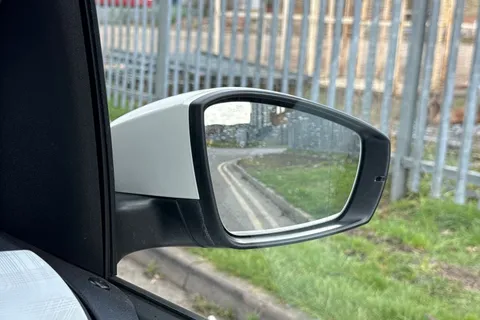 DK71WXF SEAT Mii 36.8kWh Auto 5dr Thumbnail #21