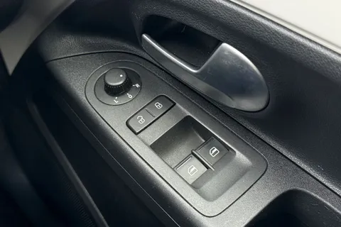 DK71WXF SEAT Mii 36.8kWh Auto 5dr Thumbnail #26