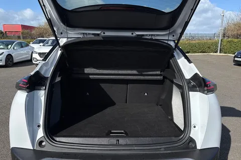 KW25YOG PEUGEOT 2008 1.2 HYBRID GT e-DSC6 Euro 6 (s/s) 5dr Thumbnail #7