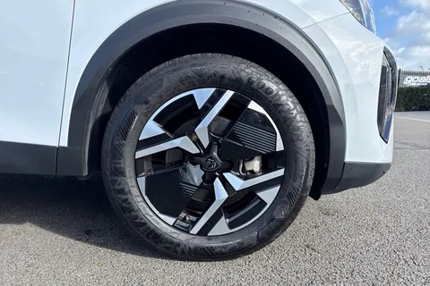 KW25YOG PEUGEOT 2008 1.2 HYBRID GT e-DSC6 Euro 6 (s/s) 5dr Thumbnail #10