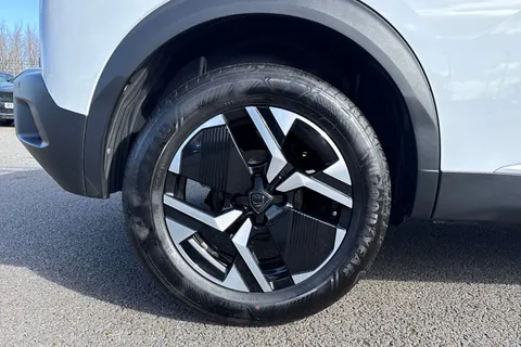 KW25YOG PEUGEOT 2008 1.2 HYBRID GT e-DSC6 Euro 6 (s/s) 5dr Thumbnail #11