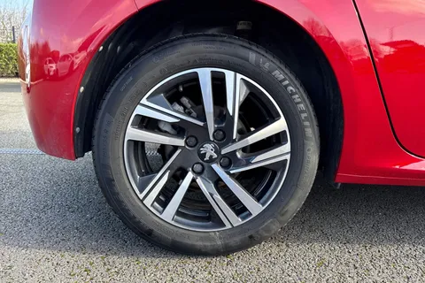 CY23BSV PEUGEOT 208 1.2 PureTech Allure Premium + EAT Euro 6 (s/s) 5dr Thumbnail #12