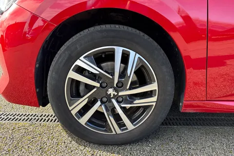 CY23BSV PEUGEOT 208 1.2 PureTech Allure Premium + EAT Euro 6 (s/s) 5dr Thumbnail #13