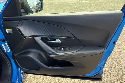 20 of 66 for PEUGEOT e-2008 50kWh GT Auto 5dr (7kW Charger)