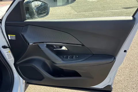 KW25YOG PEUGEOT 2008 1.2 HYBRID GT e-DSC6 Euro 6 (s/s) 5dr Thumbnail #21