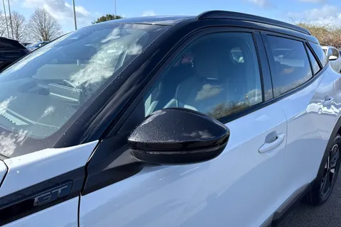 KW25YOG PEUGEOT 2008 1.2 HYBRID GT e-DSC6 Euro 6 (s/s) 5dr Thumbnail #29