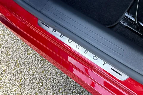 CY23BSV PEUGEOT 208 1.2 PureTech Allure Premium + EAT Euro 6 (s/s) 5dr Thumbnail #34