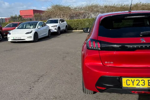 CY23BSV PEUGEOT 208 1.2 PureTech Allure Premium + EAT Euro 6 (s/s) 5dr Thumbnail #35