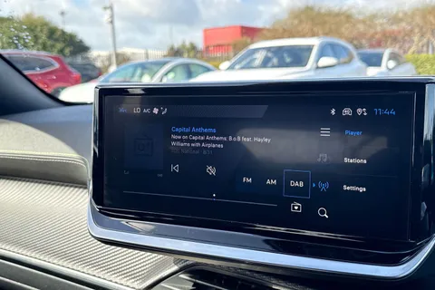 KW25YOG PEUGEOT 2008 1.2 HYBRID GT e-DSC6 Euro 6 (s/s) 5dr Thumbnail #44