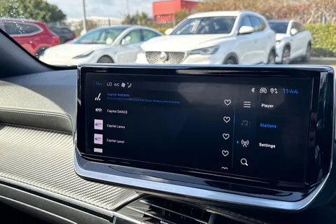 KW25YOG PEUGEOT 2008 1.2 HYBRID GT e-DSC6 Euro 6 (s/s) 5dr Thumbnail #45