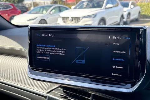 KW25YOG PEUGEOT 2008 1.2 HYBRID GT e-DSC6 Euro 6 (s/s) 5dr Thumbnail #46