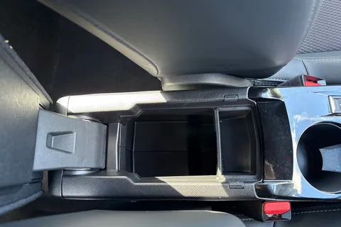 KW25YOG PEUGEOT 2008 1.2 HYBRID GT e-DSC6 Euro 6 (s/s) 5dr Thumbnail #58