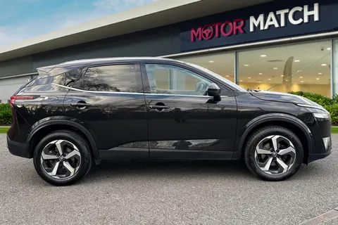 DN73OSU Nissan Qashqai 1.3 DIG-T MHEV N-Connecta XTRON Euro 6 (s/s) 5dr Thumbnail #4