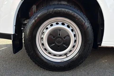 KY25PJO Volkswagen E-Transporter 100kW 65kWh Commerce Plus Van Auto Thumbnail #12