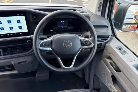 KY25PJO Volkswagen E-Transporter 100kW 65kWh Commerce Plus Van Auto Thumbnail #19