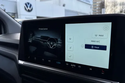 KY25PJO Volkswagen E-Transporter 100kW 65kWh Commerce Plus Van Auto Thumbnail #23