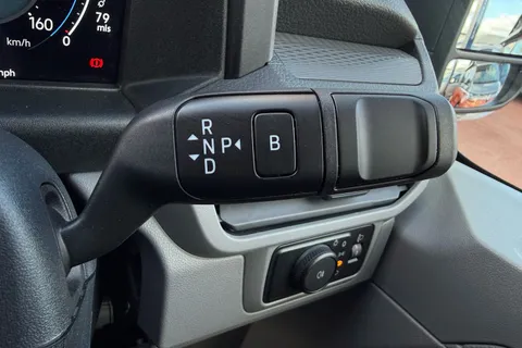 KY25PJO Volkswagen E-Transporter 100kW 65kWh Commerce Plus Van Auto Thumbnail #24