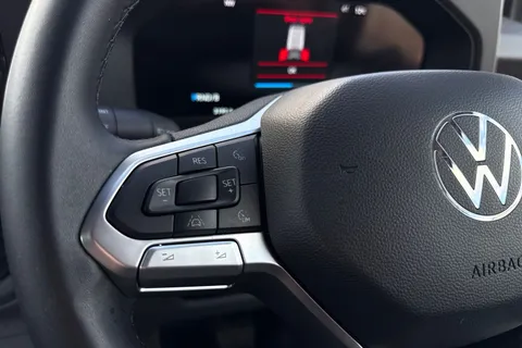 KY25PJO Volkswagen E-Transporter 100kW 65kWh Commerce Plus Van Auto Thumbnail #39