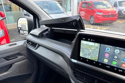 KY25PJO Volkswagen E-Transporter 100kW 65kWh Commerce Plus Van Auto Thumbnail #46