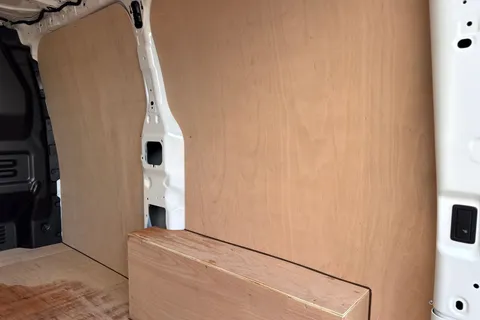 KY25PJO Volkswagen E-Transporter 100kW 65kWh Commerce Plus Van Auto Thumbnail #52