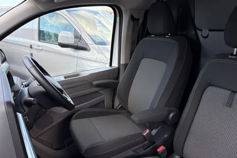 KY25PJO Volkswagen E-Transporter 100kW 65kWh Commerce Plus Van Auto Thumbnail #62