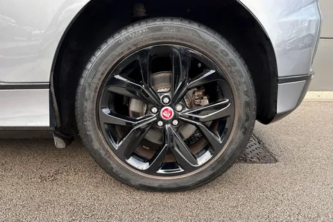 KP23VSL Jaguar I-Pace 400 90kWh HSE Black SUV 5dr Electric Auto 4WD (400 ps) Thumbnail #24
