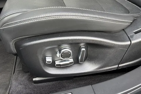 KP23VSL Jaguar I-Pace 400 90kWh HSE Black SUV 5dr Electric Auto 4WD (400 ps) Thumbnail #37