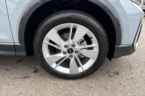 Audi Q2 1.0 TFSI 30 S line Euro 6 (s/s) 5dr Thumbnail #12