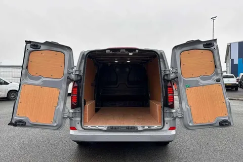 DG75BXU Volkswagen Transporter 2.0 TDI 110 Commerce Pro Van Thumbnail #8