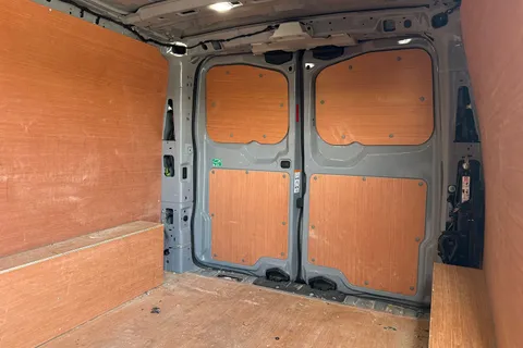 DG75BXU Volkswagen Transporter 2.0 TDI 110 Commerce Pro Van Thumbnail #20