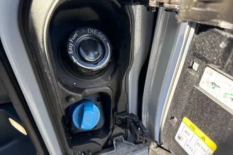 DG75BXU Volkswagen Transporter 2.0 TDI 110 Commerce Pro Van Thumbnail #26