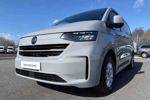 DG75BXU Volkswagen Transporter 2.0 TDI 110 Commerce Pro Van Thumbnail #29