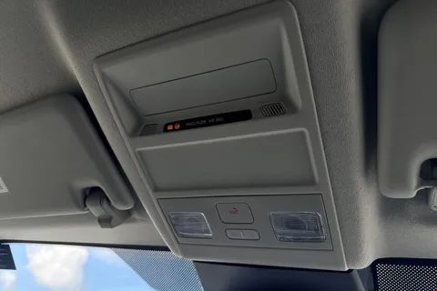 DG75BXU Volkswagen Transporter 2.0 TDI 110 Commerce Pro Van Thumbnail #46