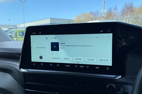 DG75BXU Volkswagen Transporter 2.0 TDI 110 Commerce Pro Van Thumbnail #47