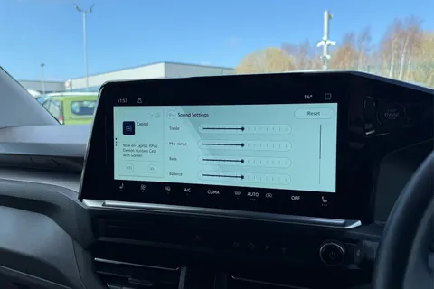 DG75BXU Volkswagen Transporter 2.0 TDI 110 Commerce Pro Van Thumbnail #54