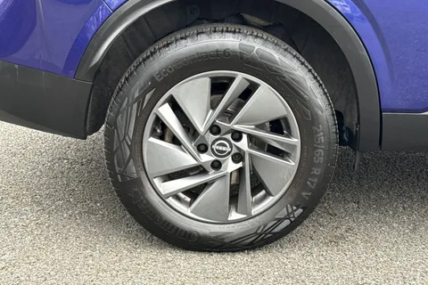DL73OCC Nissan Qashqai 1.3 DIG-T MHEV Acenta Premium XTRON Euro 6 (s/s) 5dr Thumbnail #12