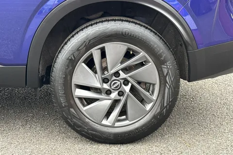 DL73OCC Nissan Qashqai 1.3 DIG-T MHEV Acenta Premium XTRON Euro 6 (s/s) 5dr Thumbnail #13