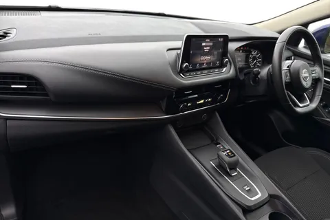 DL73OCC Nissan Qashqai 1.3 DIG-T MHEV Acenta Premium XTRON Euro 6 (s/s) 5dr Thumbnail #16