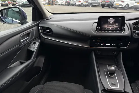 DL73OCC Nissan Qashqai 1.3 DIG-T MHEV Acenta Premium XTRON Euro 6 (s/s) 5dr Thumbnail #21