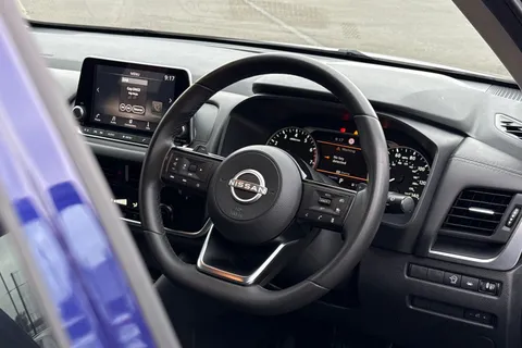 DL73OCC Nissan Qashqai 1.3 DIG-T MHEV Acenta Premium XTRON Euro 6 (s/s) 5dr Thumbnail #32