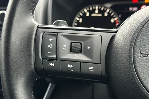 DL73OCC Nissan Qashqai 1.3 DIG-T MHEV Acenta Premium XTRON Euro 6 (s/s) 5dr Thumbnail #38