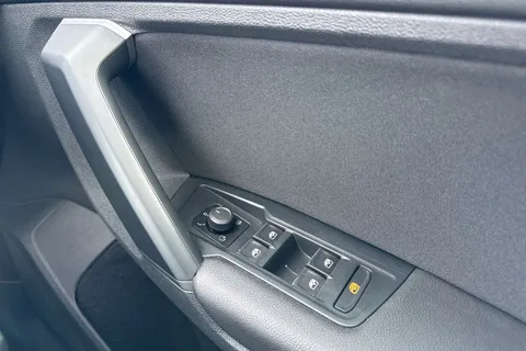 CY68EYM Volkswagen Tiguan 2.0 TDi 150 SEL 5dr ⭐Keyless entry, 1 Year VW Warranty⭐ Thumbnail #22